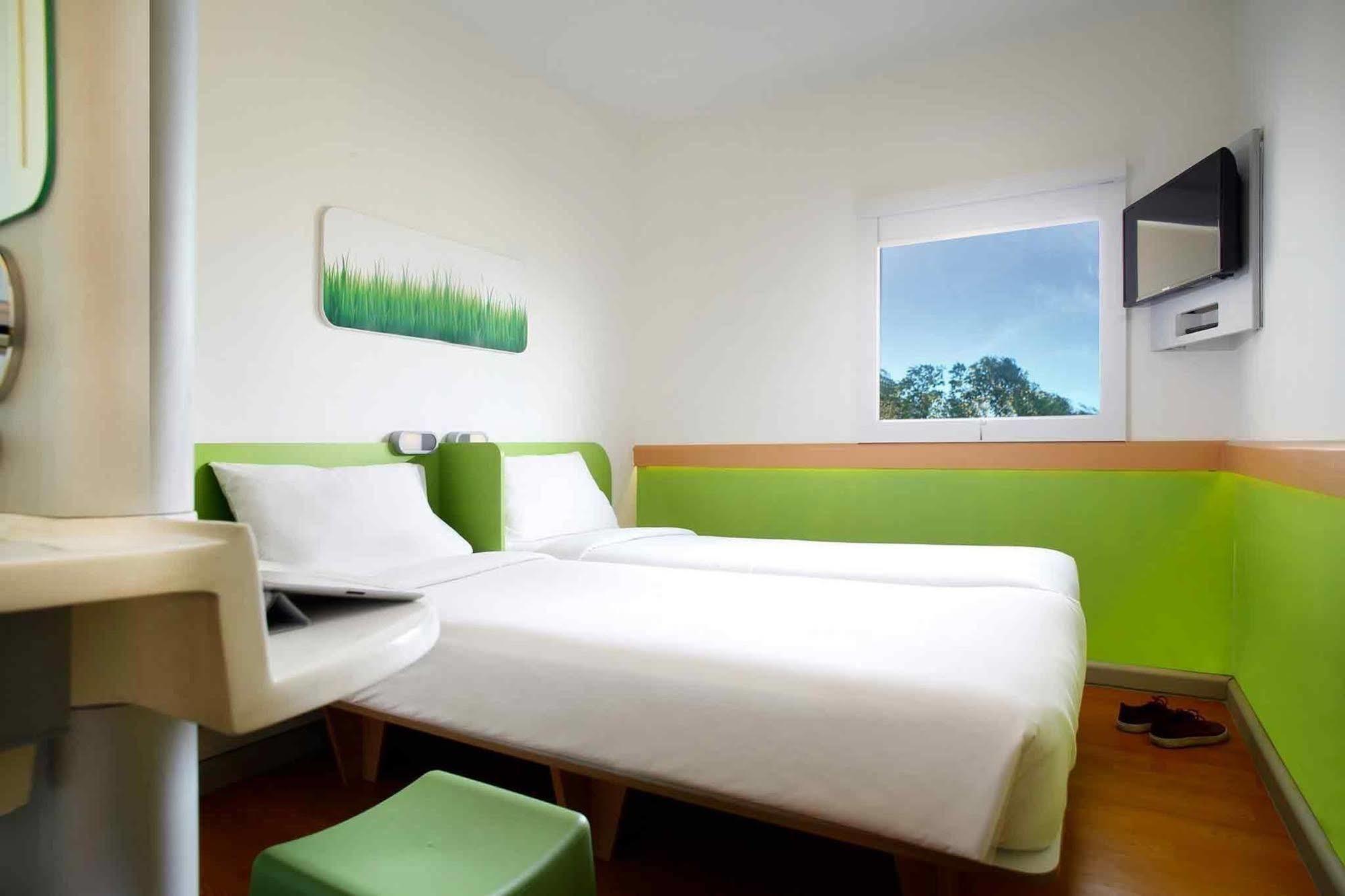 Cordia Hotel Surabaya Airport - Hotel Dalam Bandara - Formerly Ibis Budget Surabaya Airport Sidoarjo Exterior foto